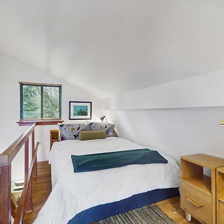 Tranquil Tides Cottage Langley Exterior photo